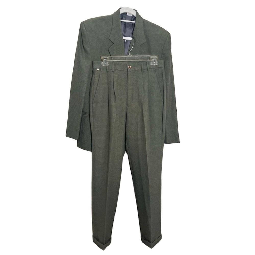 Wayne Gretzky olive suit and pants